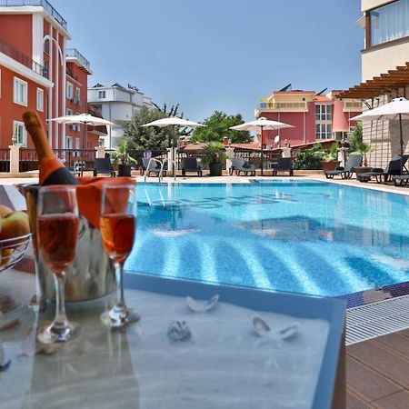 Vip Club Dolphin Coast Aparthotel Sunny Beach Esterno foto