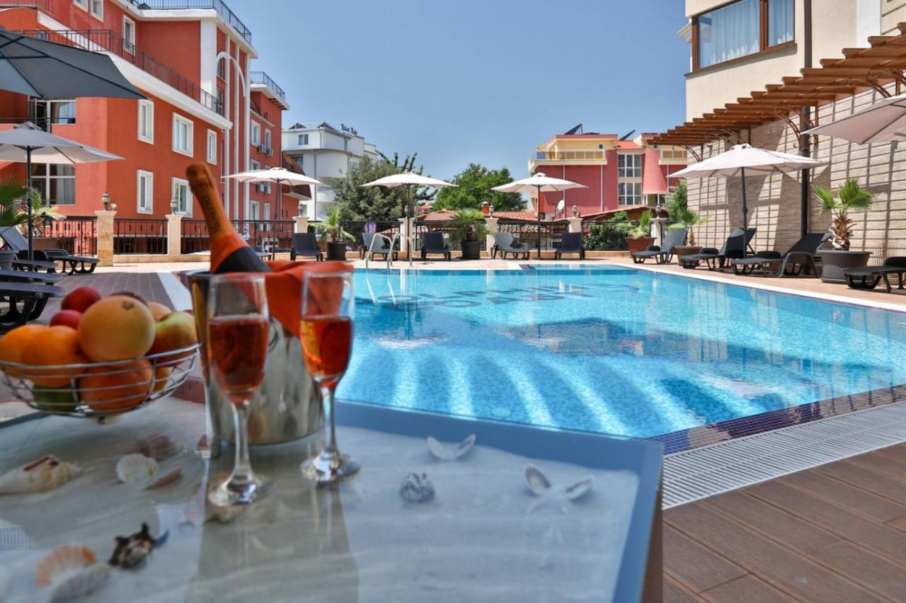 Vip Club Dolphin Coast Aparthotel Sunny Beach Esterno foto