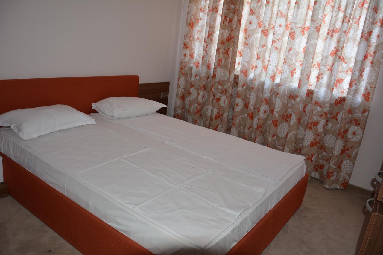 Vip Club Dolphin Coast Aparthotel Sunny Beach Esterno foto